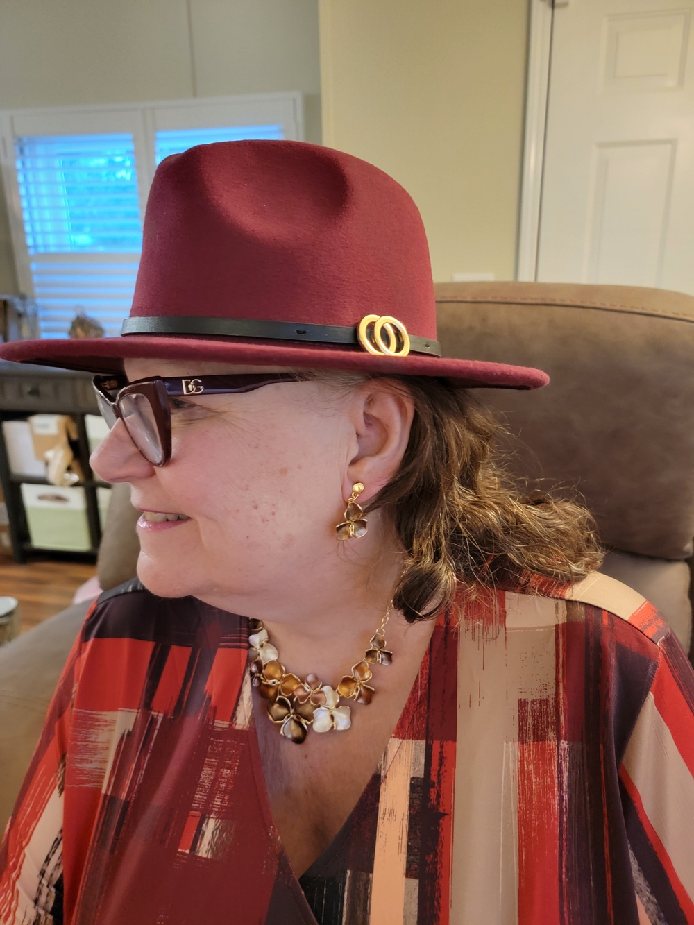 New NWT INC.Women’s Burgundy Felt Fedora Hat with Gold Accent